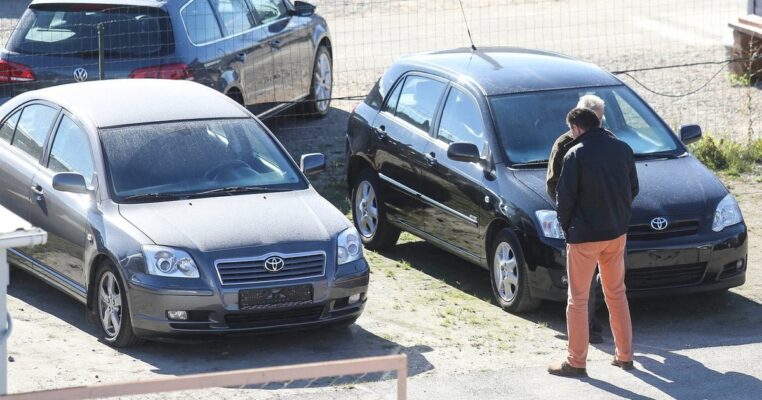 Automobilio pardavimo subtilybės: kaip apsisaugoti nuo problemų po sandorio