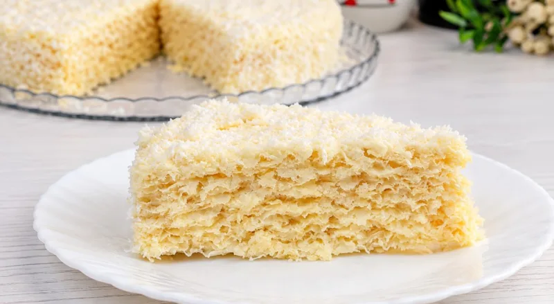 Plombirinis „Rafaello“ tortas iš vaflių — be kepimo (4 ingredientai)